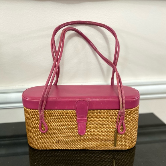 Elliott Lucca Handbags - Elliott Lucca Tan Woven Shoulder Bag